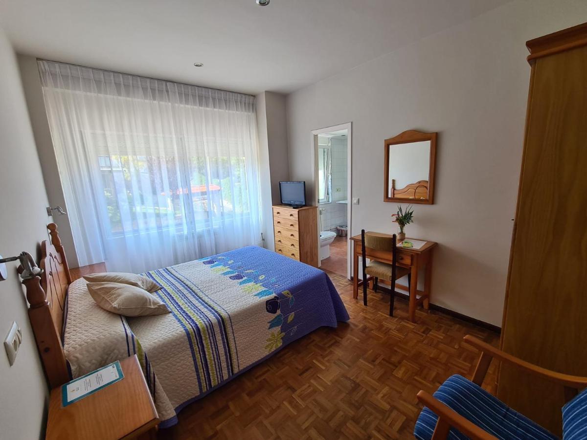 Hostal Playa Atlantica Hotel Louro Exterior photo